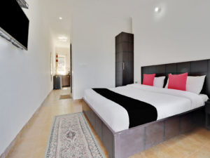 Rooms with lake view at Cottages@Village Resort Naukuchiatal